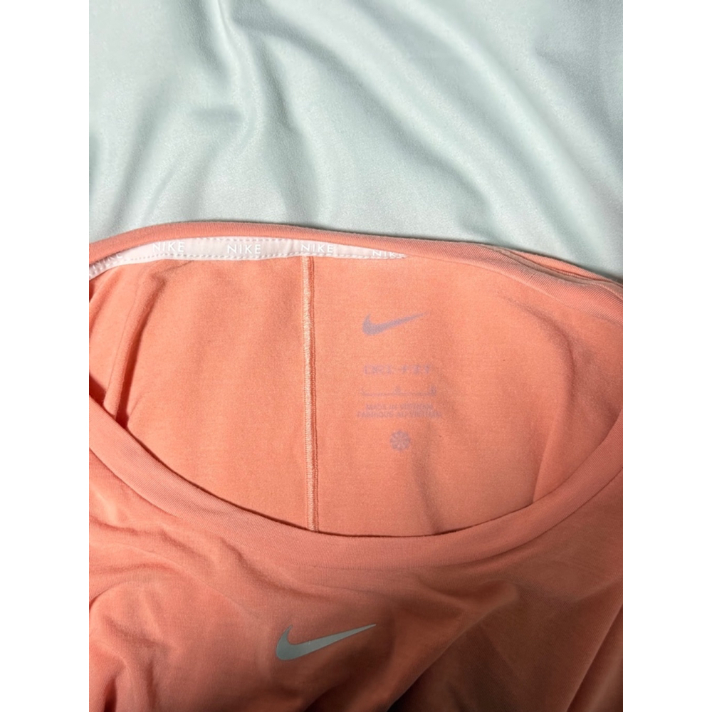Women's Nike Peach T-Shirt Size L - Picture 3 of 3